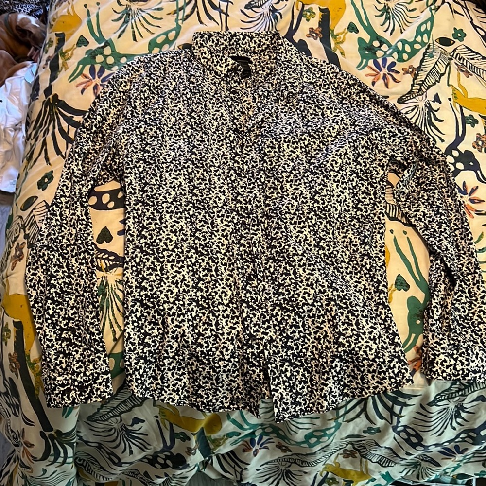H&M long sleeve button-up (L)